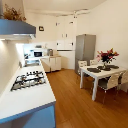 Regina Apartman *