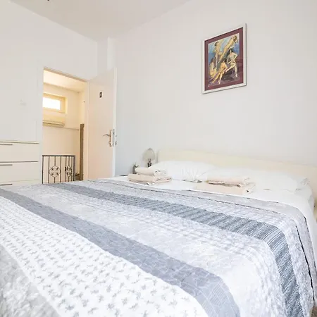 Apartman Regina *