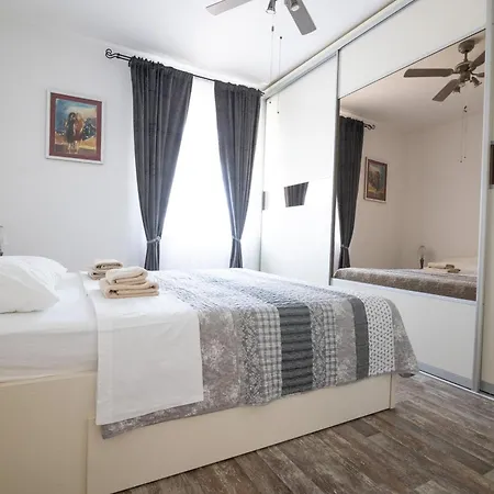 Regina Apartman Split